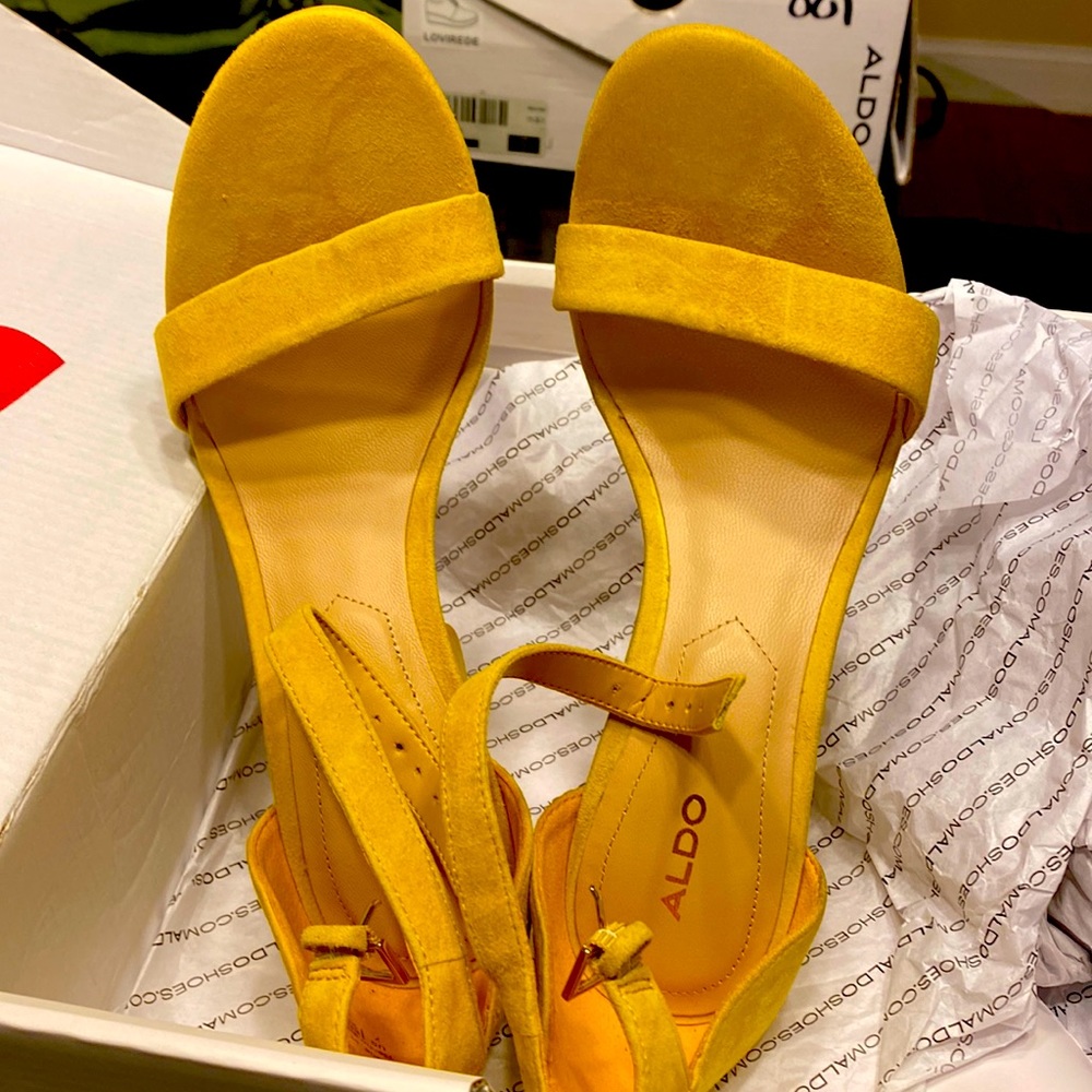 Aldo Jerayclya open toe suede sandals (Never worn). Mustard Yellow - Size 7